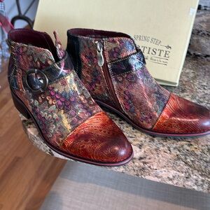 COPY - New with box L’Artiste spring step bootie sz 38